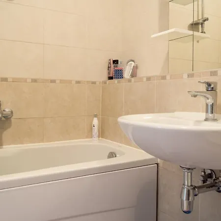 Ivan Apartman *
